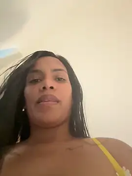 ArielleMillerr-'s cam snapshot