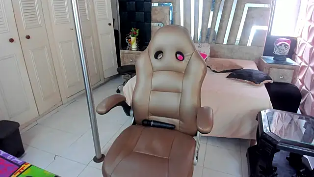 cute_sassy's cam snapshot