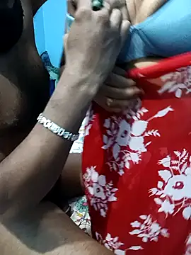 Naughty-Chaaya's cam snapshot