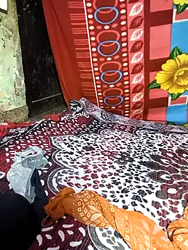 POOJALOVEHOT's cam snapshot