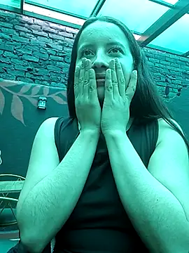 Hailey_1-2's cam snapshot