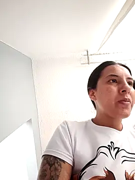 Bonny_Klote live sex cam