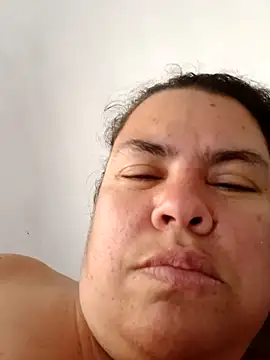 yaneth_'s cam snapshot