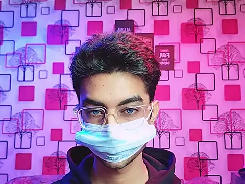 ChiseledCharm live sex cam