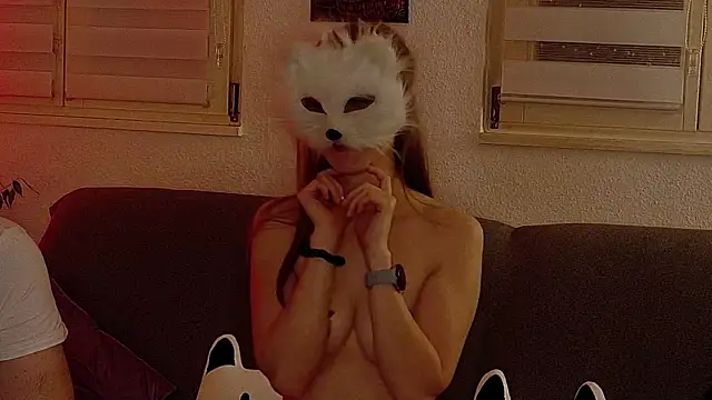 cute-little-lea live sex cam