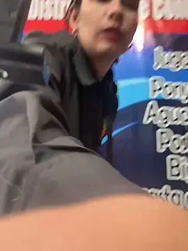 Alysson-- live sex cam