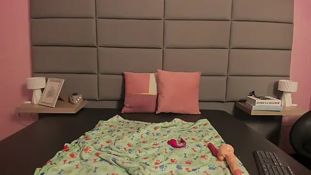 DoveMullerr's cam snapshot