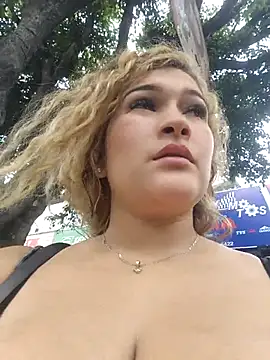 Sara_smiiith211's cam snapshot