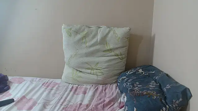 __JuicyAss_'s cam snapshot