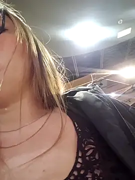 wildyoungNhorny's cam snapshot