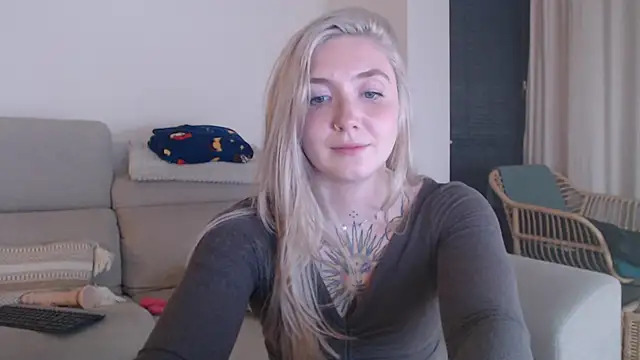 tattoobbgirl's cam snapshot