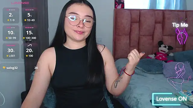 nahia__2 live sex cam