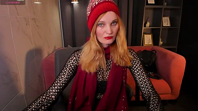 SaraSubtlety's cam snapshot