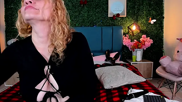 Evangelyne_rose's cam snapshot