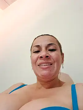 Zaralu_'s cam snapshot