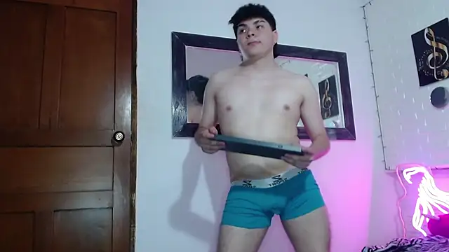 Dylan_fooxx's cam snapshot