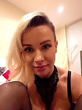 AureliaDoux live sex cam