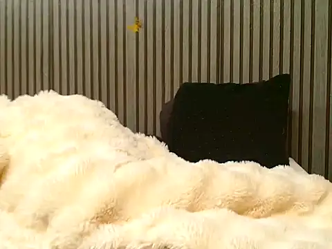 ROYALASS25 live sex cam