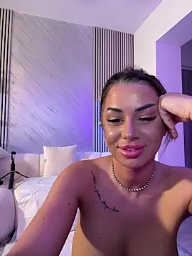KirstieVegas live sex cam