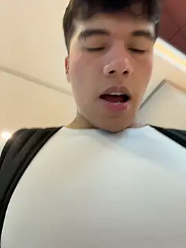 Logan_smith1 live sex cam