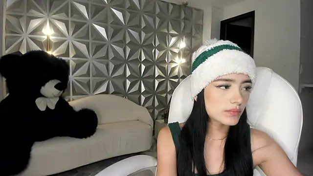 zoerouse_'s cam snapshot