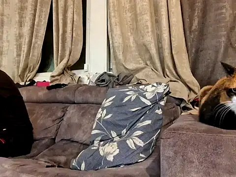 Alexis21821 live sex cam