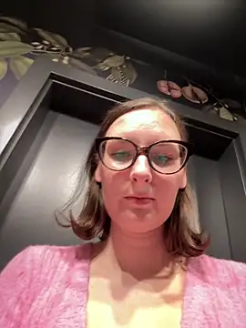 The_Snowwhitee live sex cam