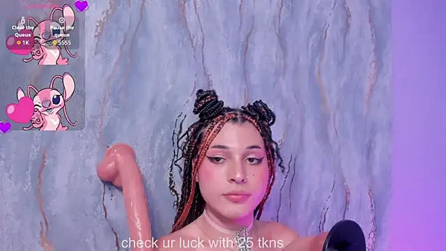 lucrecia_sucker live sex cam