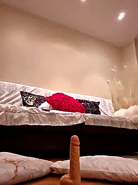 AureliaDoux live sex cam