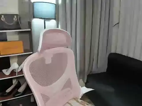 TsUncutMegan's cam snapshot