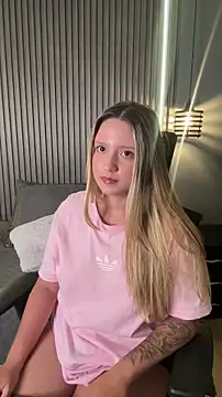 MiaPetit_'s cam snapshot