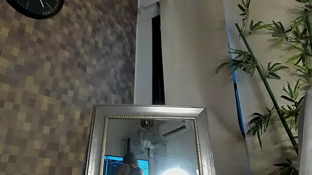 karime_arana's cam snapshot