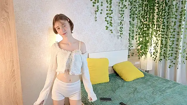 ViollaBloom's cam snapshot