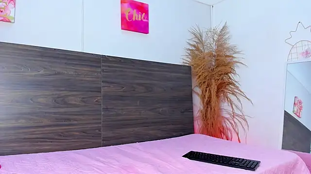 AnnieSofiia live sex cam