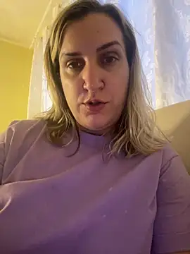 Bia_sexynovaes's cam snapshot