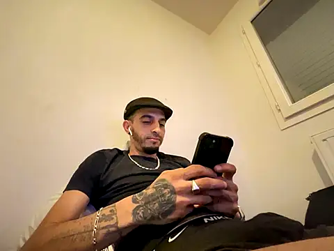 rebeu31313 live sex cam