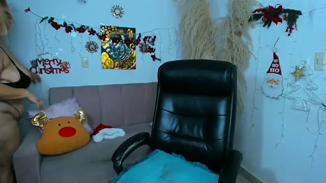 MISSBOMBASTICA's cam snapshot