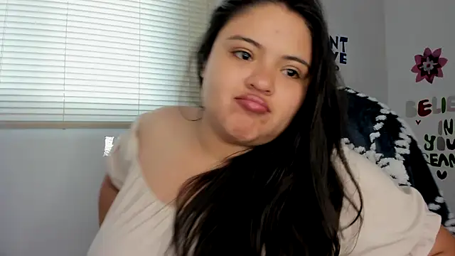 lizzie_c's cam snapshot