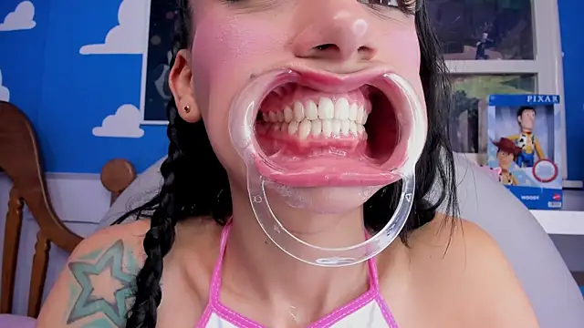 miss___evangeline's cam snapshot