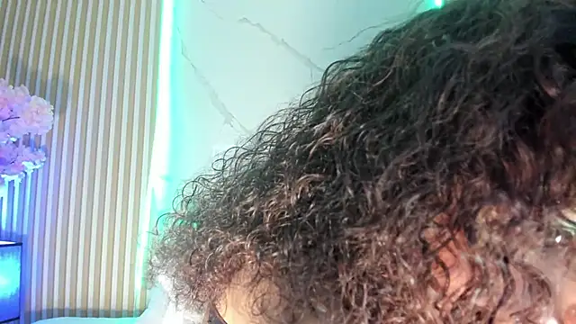 KellyAmbaris's cam snapshot