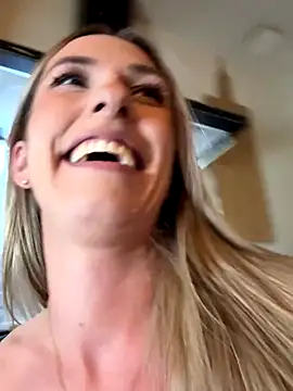 lola_tentatiion's cam snapshot