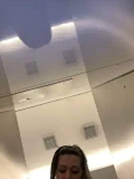 Alyshanon18 live sex cam