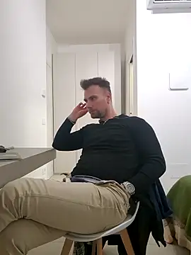 mrlyuis live sex cam