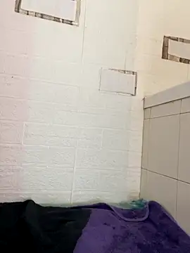 EmySkinny85 live sex cam