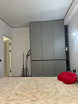 CurlyLara's cam snapshot