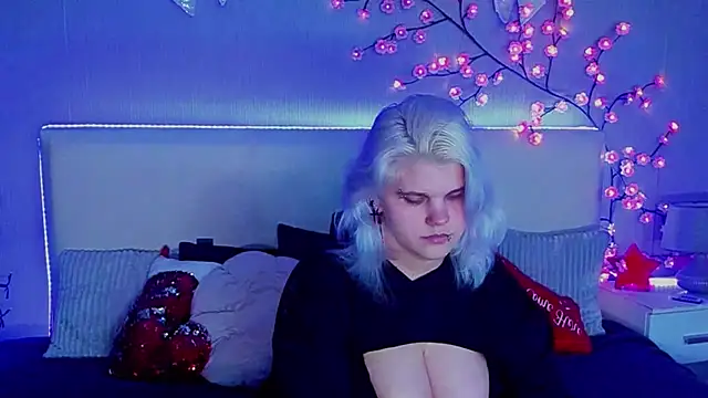 JoannLowe's cam snapshot