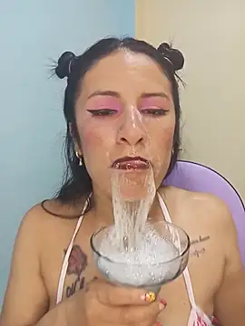 laurahotdirty's cam snapshot