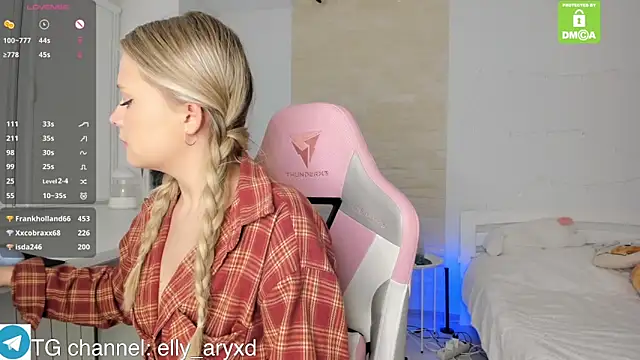 elly_aryxd's cam snapshot