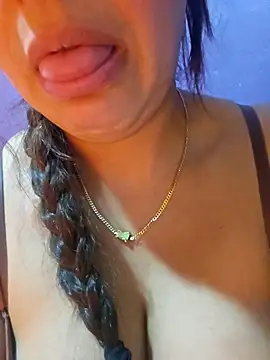 Sexy-girl live sex cam