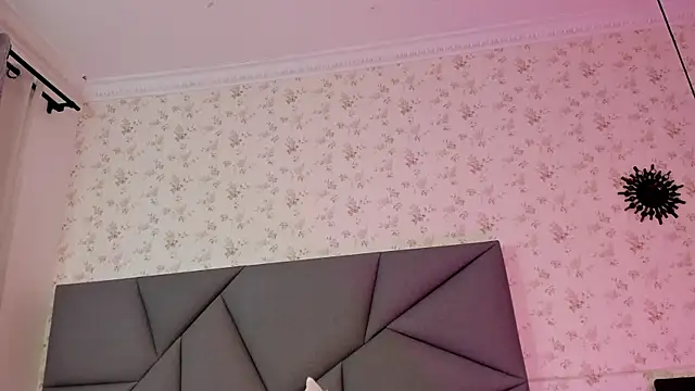 Emaanova's cam snapshot